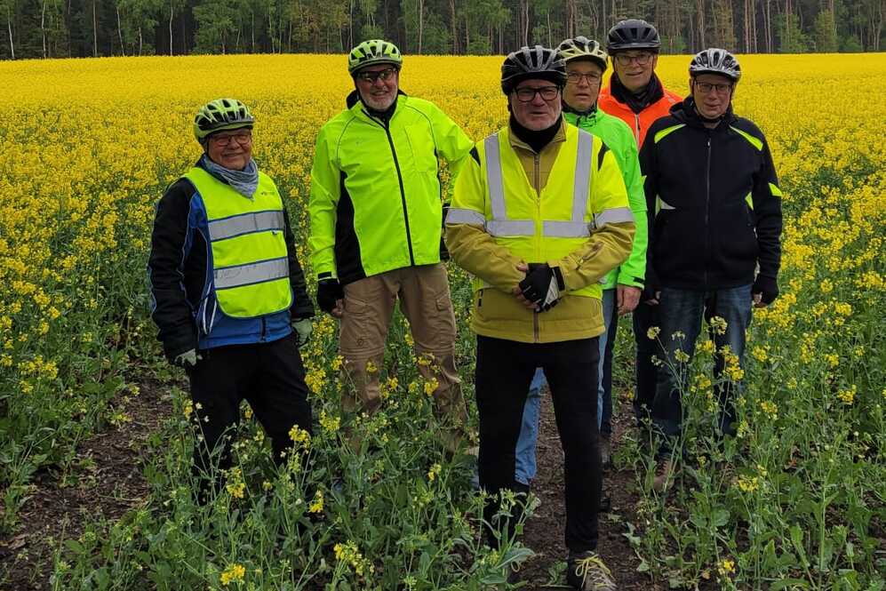 DTV Fahrradfahren - Menschen vor dem im Rabsfeld