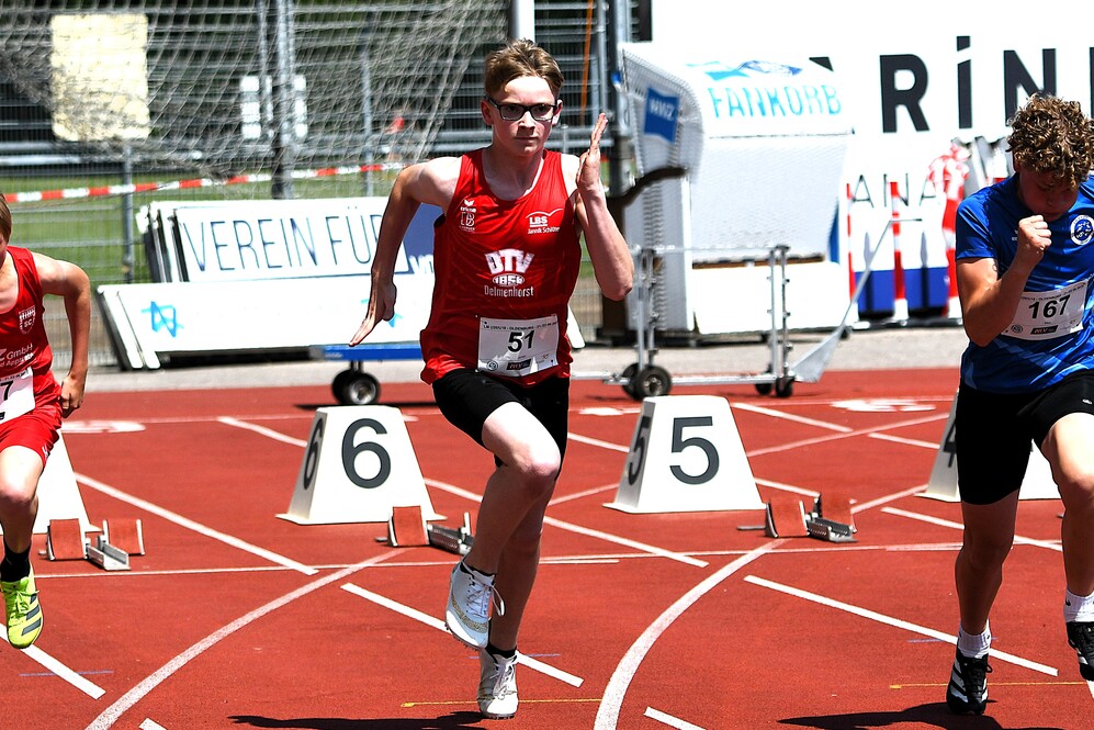 Sprinter JOnas Lorke vom Delmenhorster Turnverein von 1856 e.V. bei den Landesmeisterschaften in Oldenburg auf der Sprintbahn