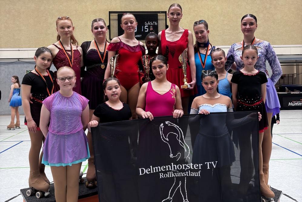 Mannschaftsfoto Rollkunstlauf DTV Pokal Gross Berke