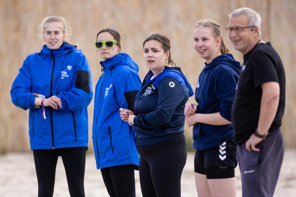 Trainer und Trainerinnen als Team in einem Bild